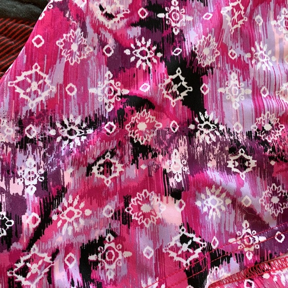 Purple and pink patterned tunic top NWOT - Picture 2 of 4